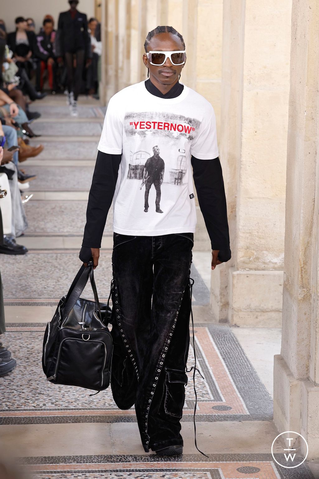 Fashion Week Paris Fall/Winter 2026 look 24 from the Off-White collection 女装