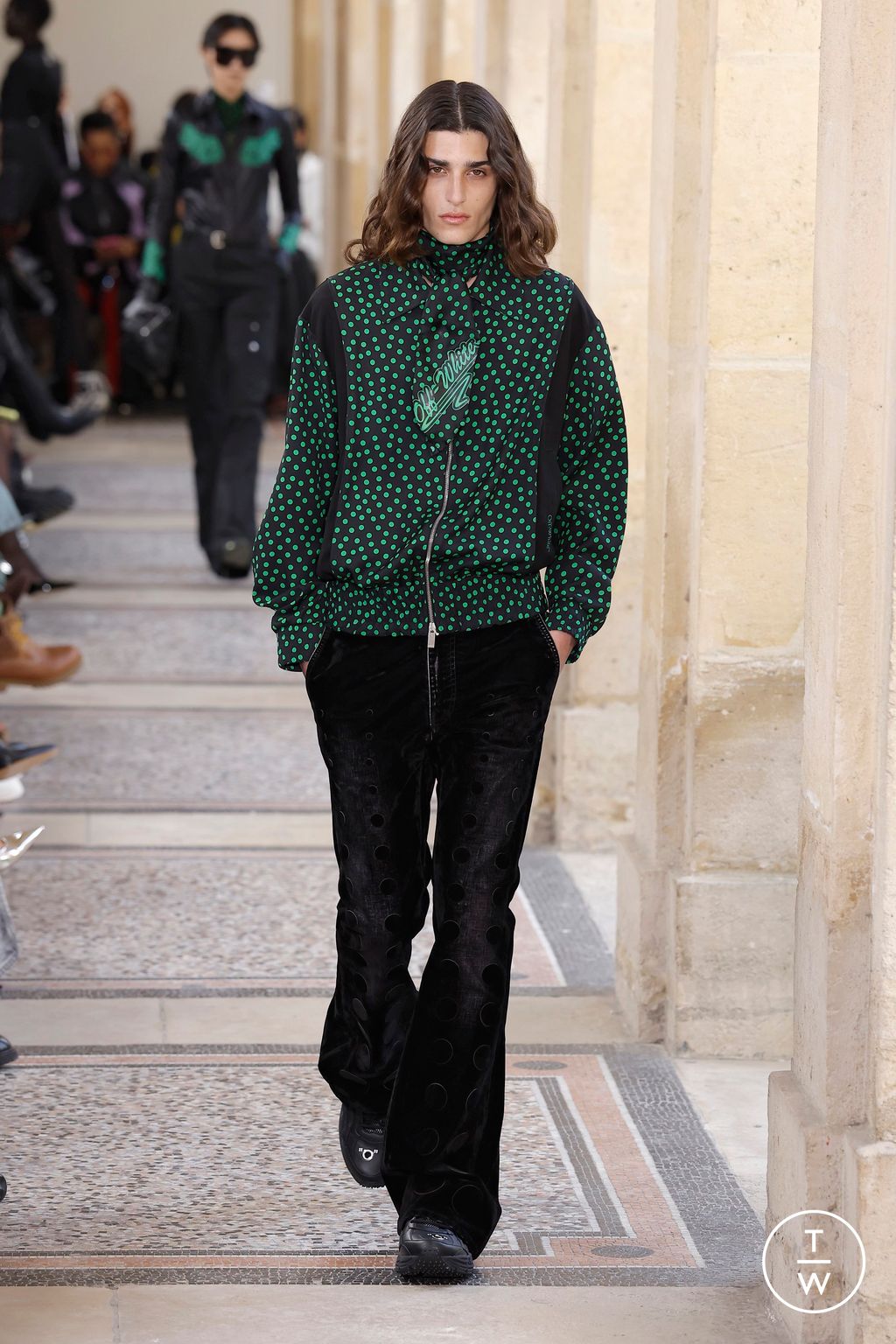 Fashion Week Paris Fall/Winter 2026 look 33 from the Off-White collection 女装