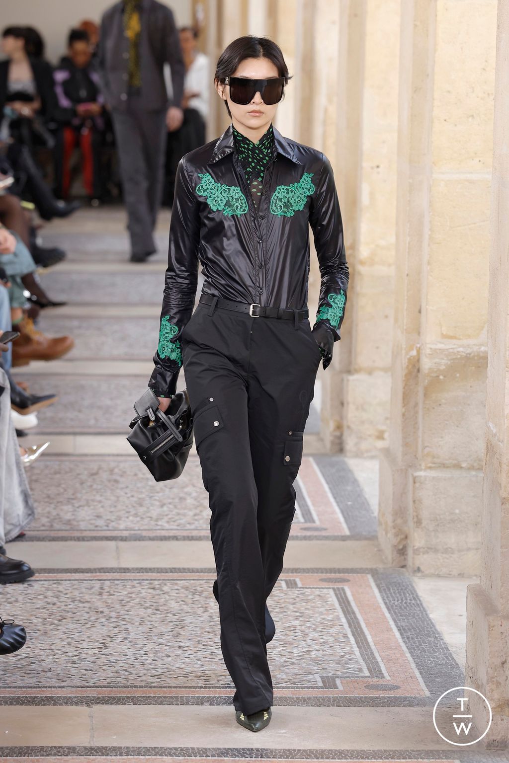 Fashion Week Paris Fall/Winter 2026 look 34 from the Off-White collection 女装