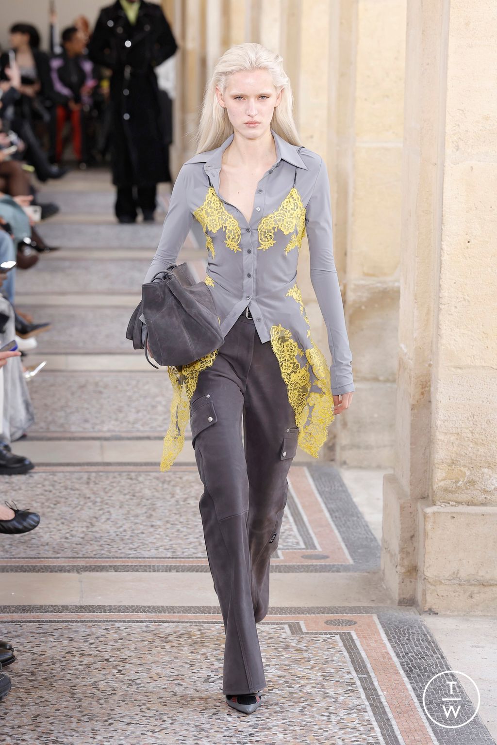 Fashion Week Paris Fall/Winter 2026 look 38 from the Off-White collection 女装