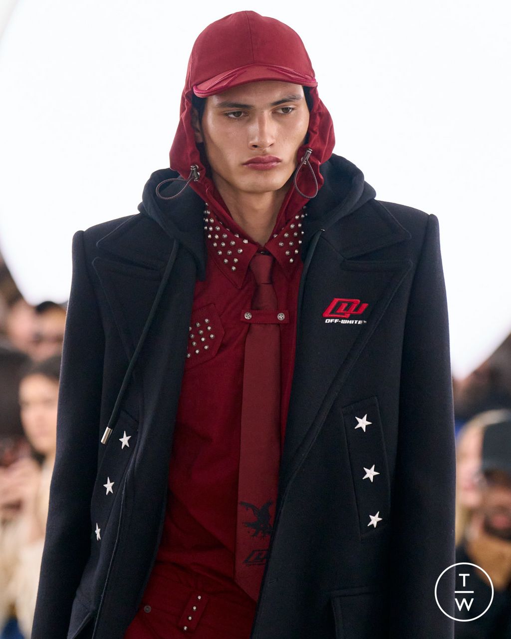 Fashion Week Paris Fall/Winter 2025 look 10 from the Off-White collection 女装配饰