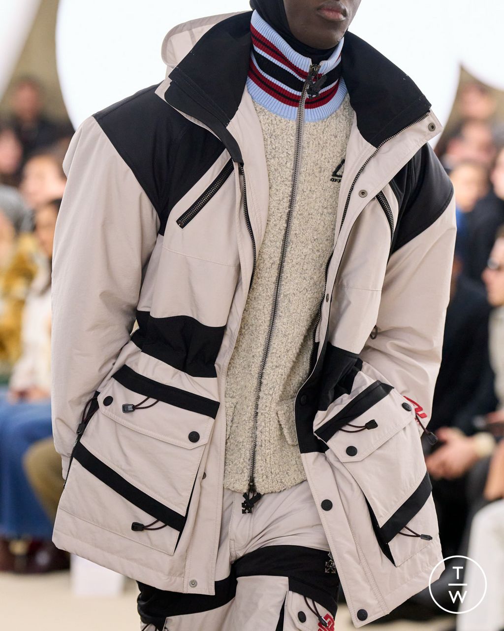 Fashion Week Paris Fall/Winter 2025 look 17 from the Off-White collection womenswear accessories