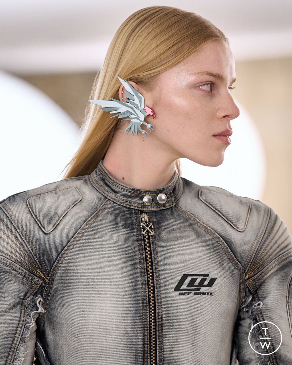 Fashion Week Paris Fall/Winter 2025 look 34 from the Off-White collection womenswear accessories