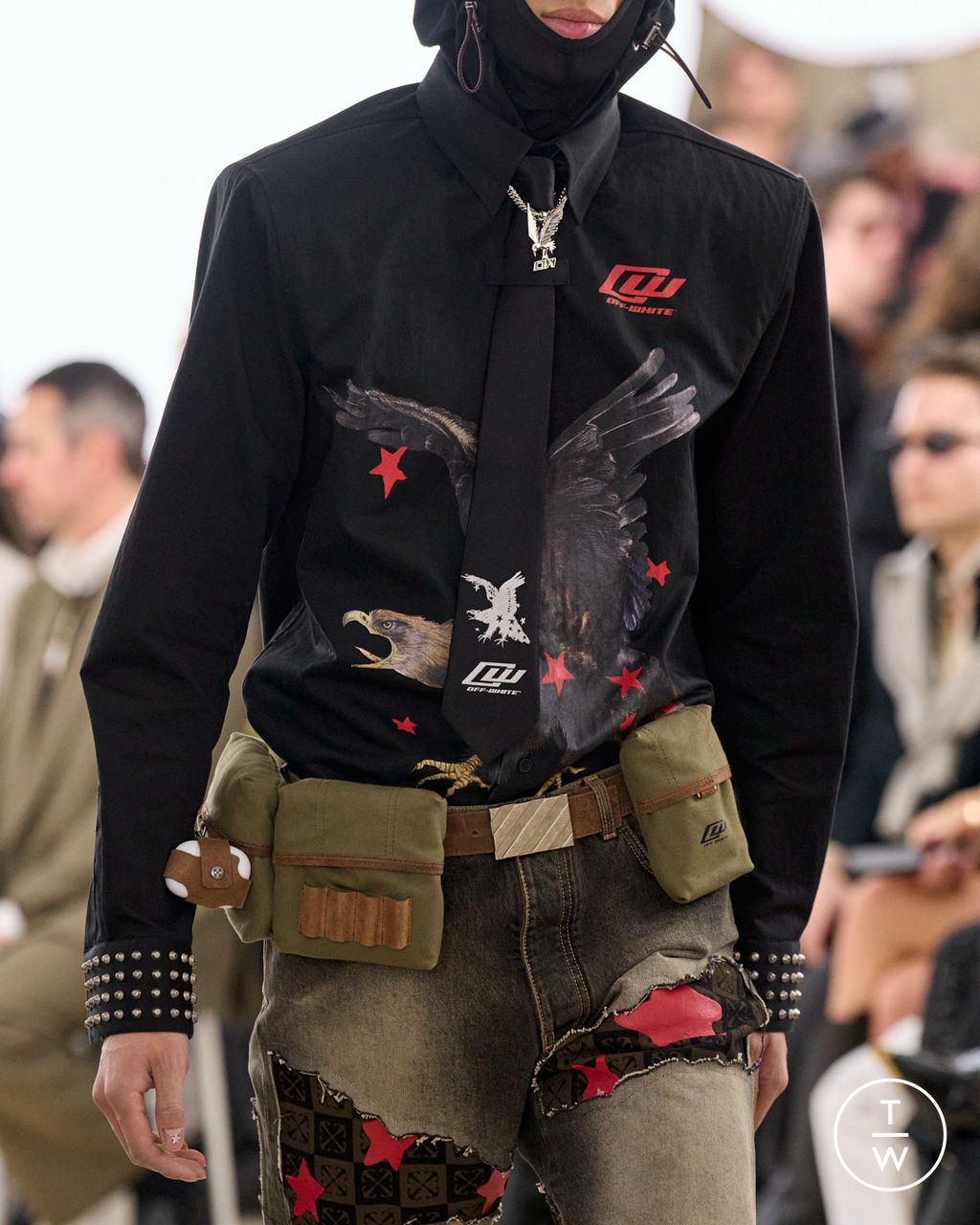 Fashion Week Paris Fall/Winter 2025 look 39 from the Off-White collection womenswear accessories