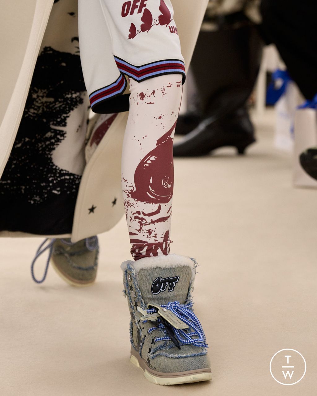 Fashion Week Paris Fall/Winter 2025 look 48 from the Off-White collection womenswear accessories