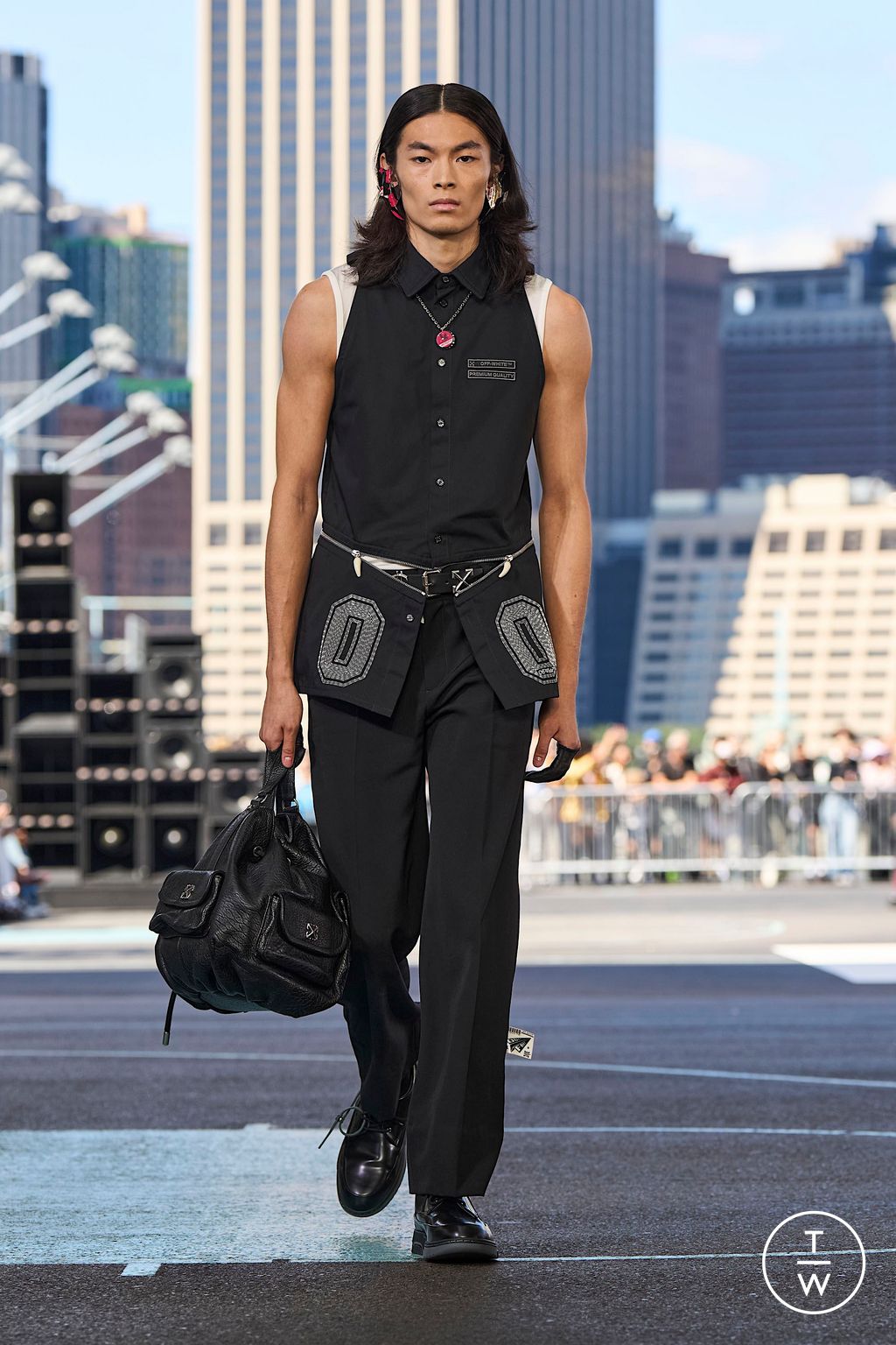 Fashion Week New York Spring/Summer 2025 look 4 from the Off-White collection womenswear