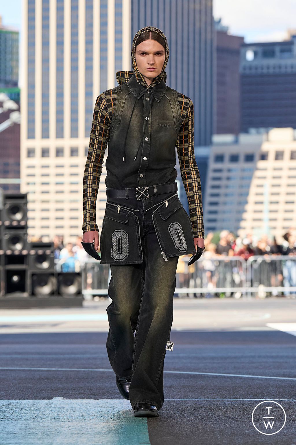 Off-White Spring-Summer 2025 womenswear #24 - Tagwalk: The Fashion ...