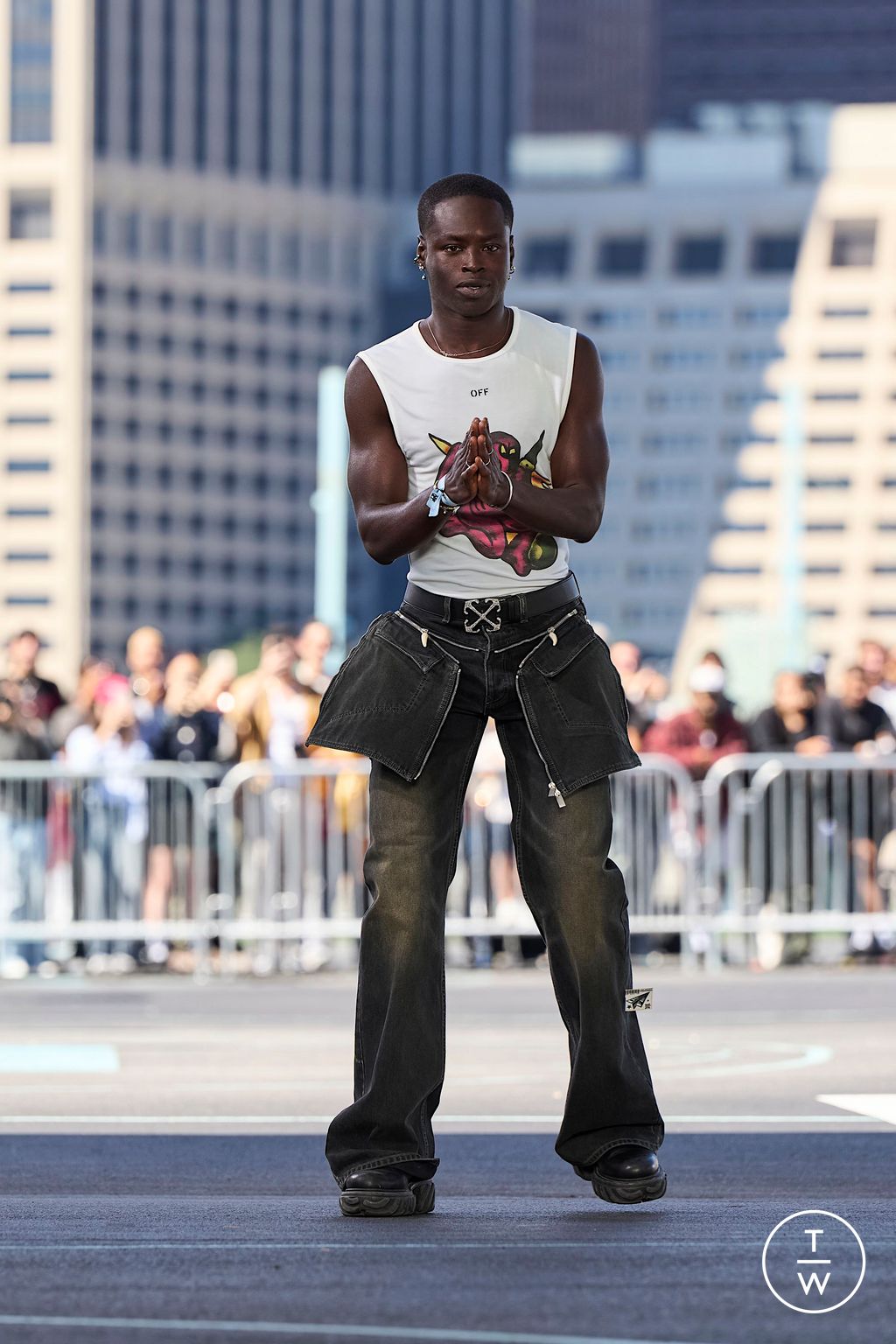 Fashion Week New York Spring/Summer 2025 look 41 from the Off-White collection womenswear