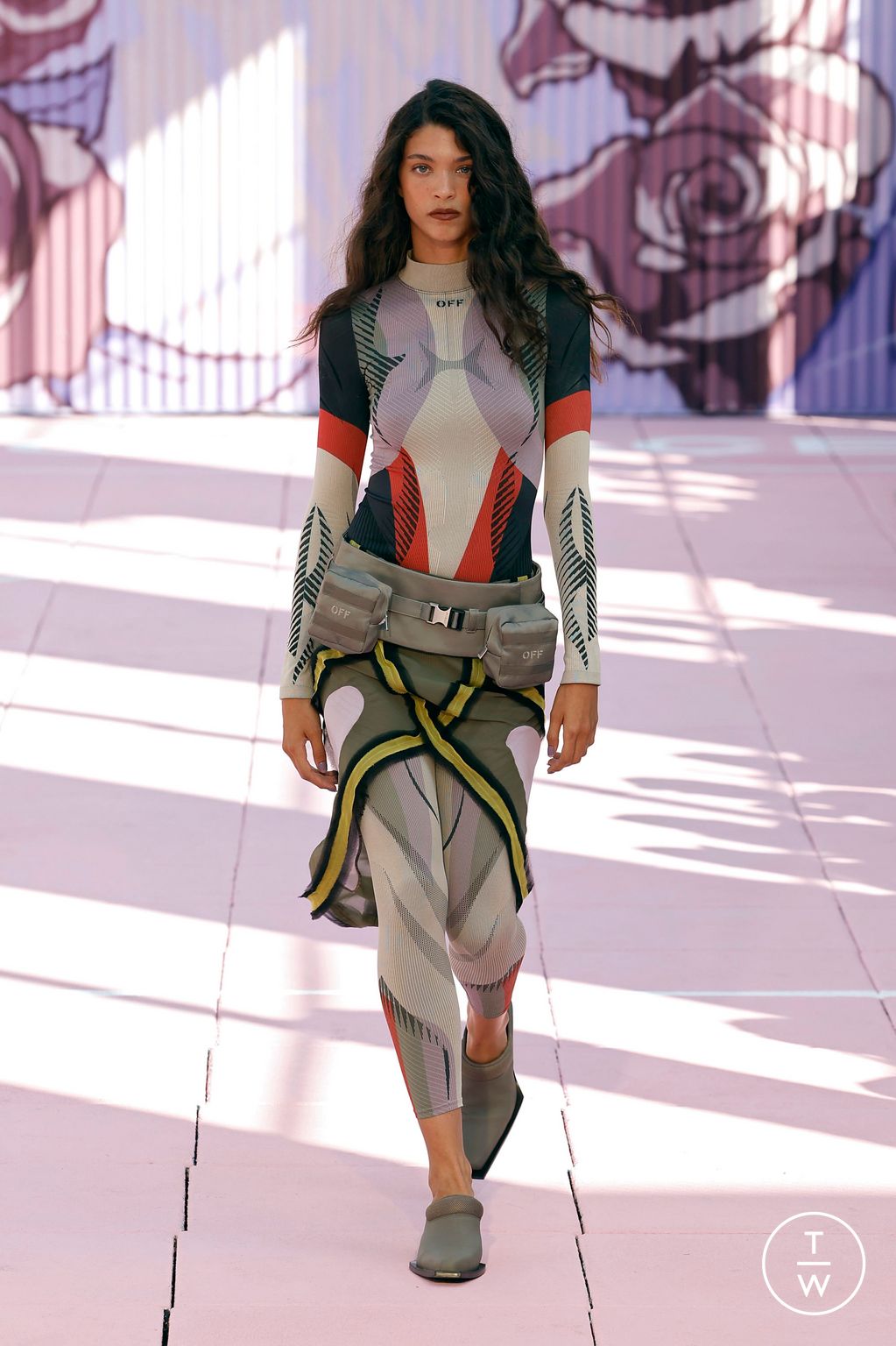 Fashion Week New York Spring/Summer 2026 look 21 from the Off-White collection womenswear