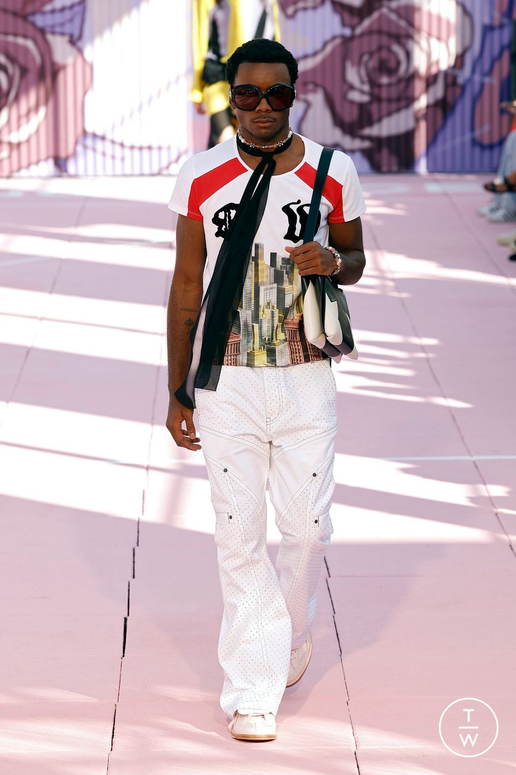 Fashion Week New York Spring/Summer 2026 look 39 from the Off-White collection womenswear