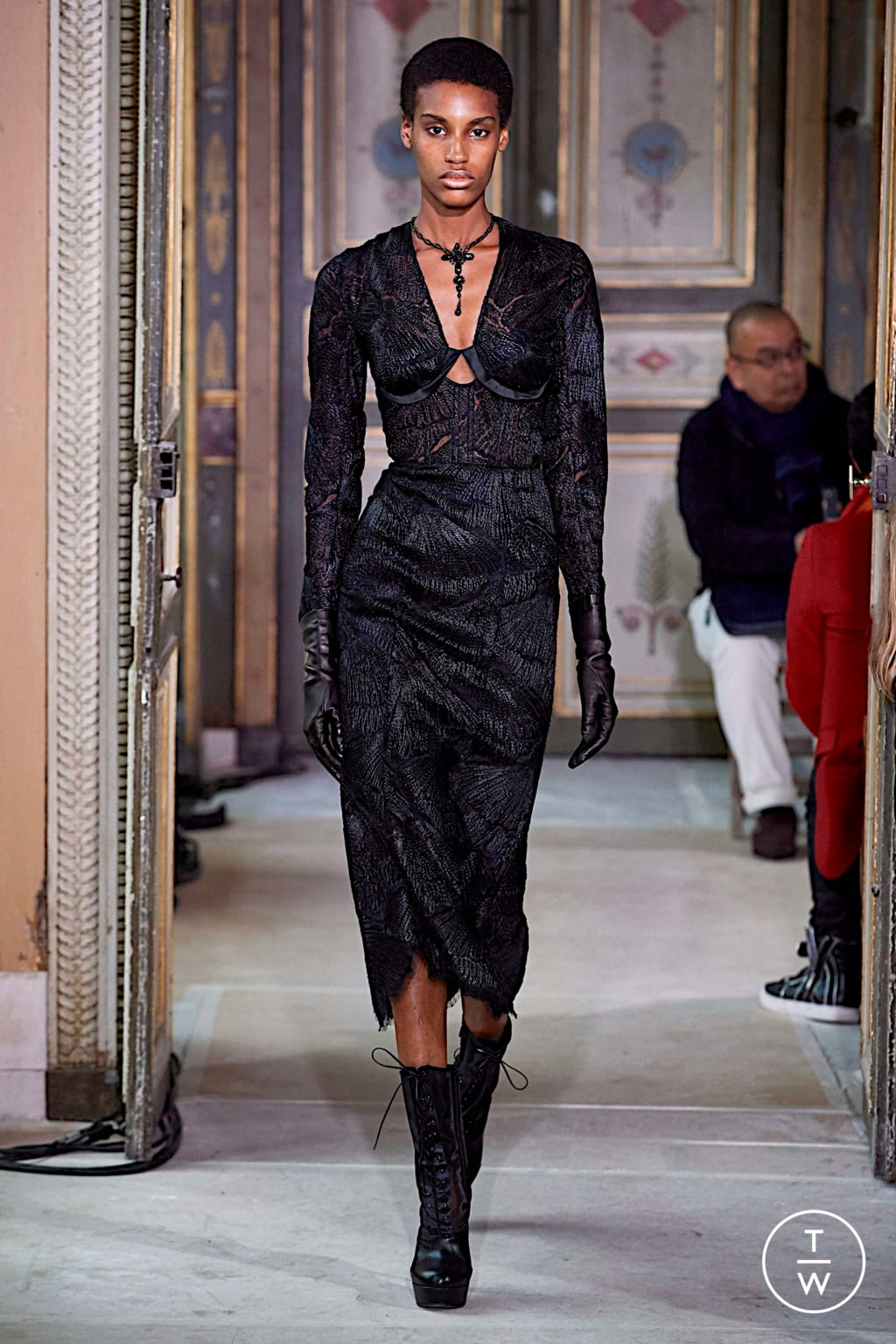Fashion Week Paris Fall/Winter 2019 look 13 from the Olivier Theyskens collection 女装