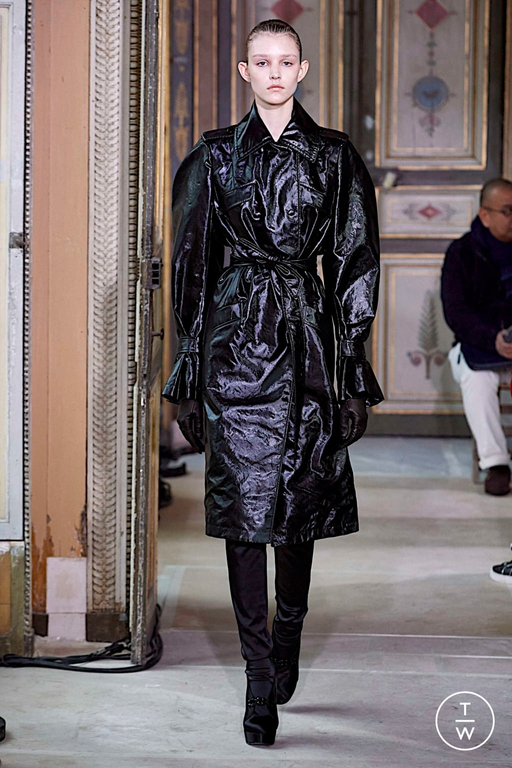 Fashion Week Paris Fall/Winter 2019 look 16 from the Olivier Theyskens collection womenswear