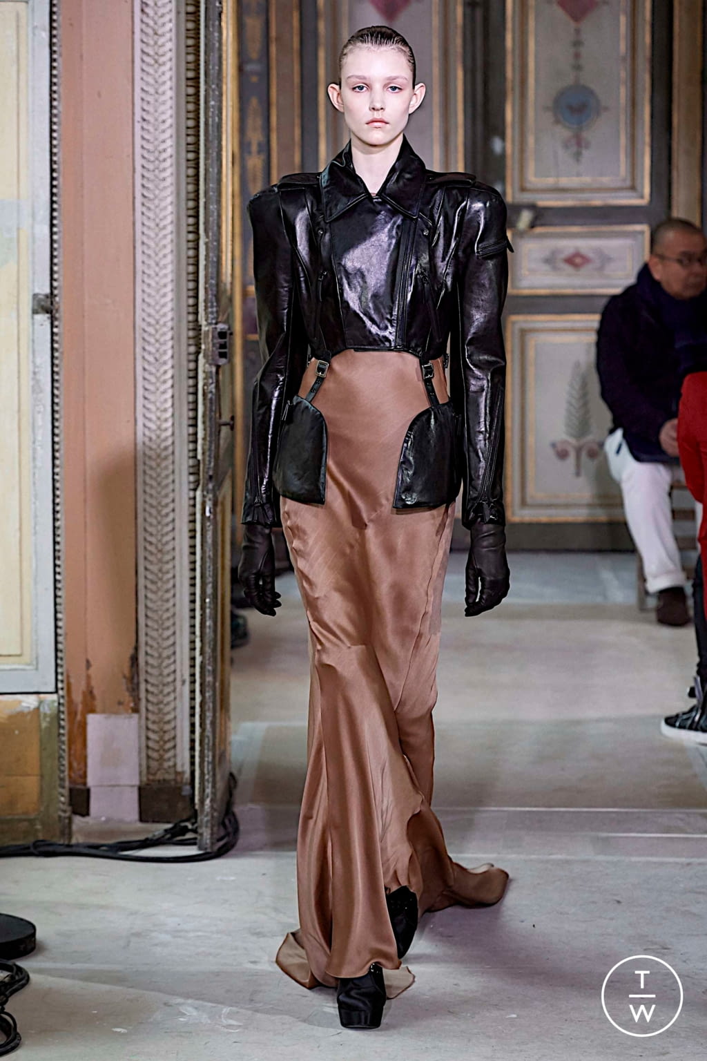 Fashion Week Paris Fall/Winter 2019 look 31 from the Olivier Theyskens collection 女装