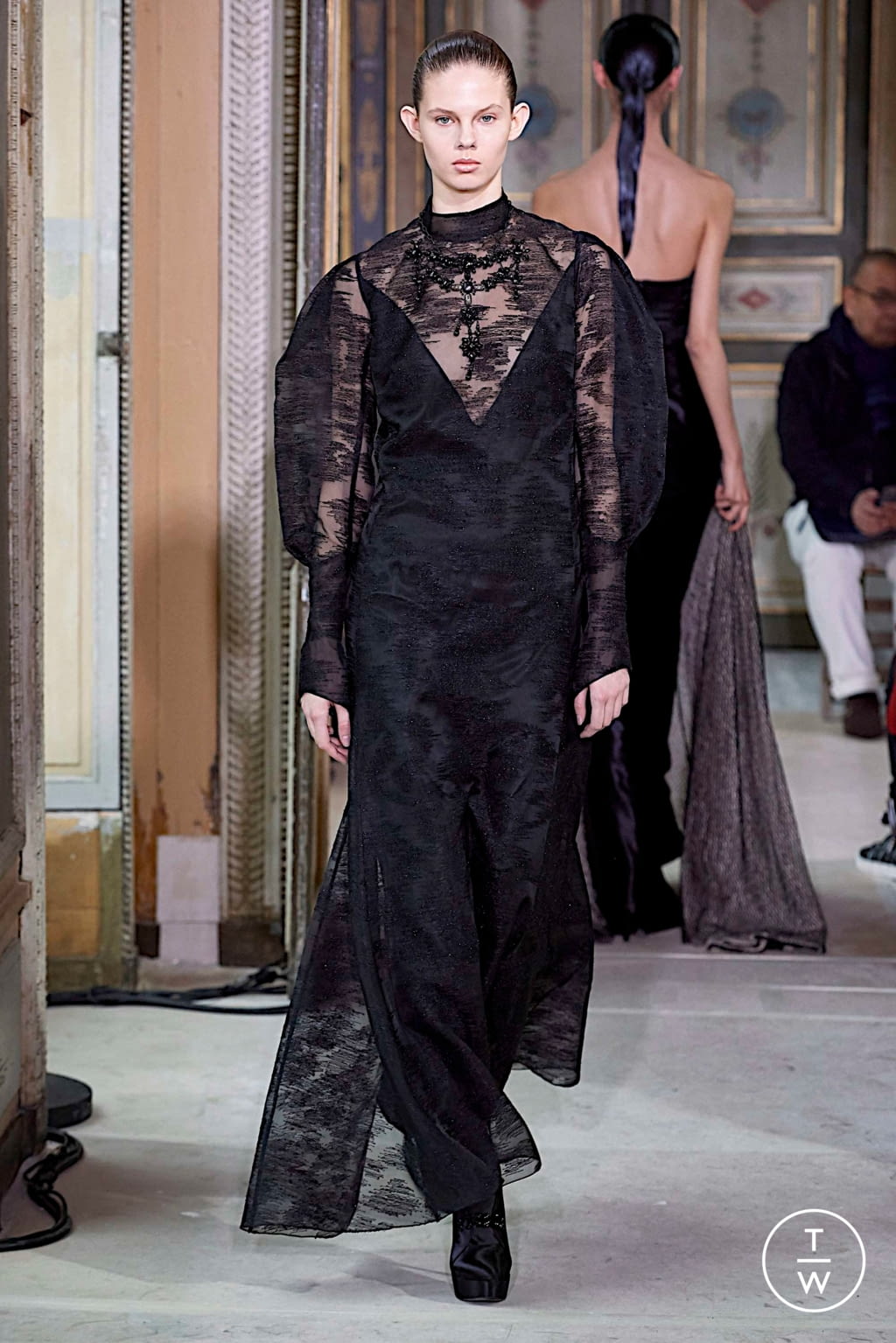 Fashion Week Paris Fall/Winter 2019 look 35 de la collection Olivier Theyskens womenswear