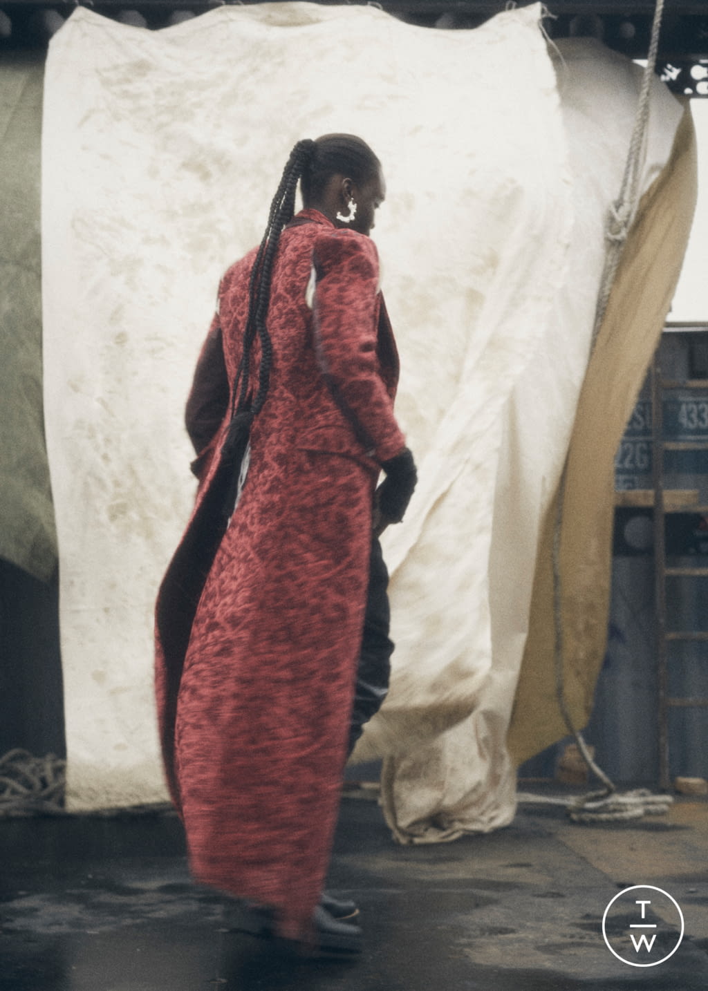 Fashion Week London Fall/Winter 2021 look 6 de la collection Olubiyi Thomas womenswear