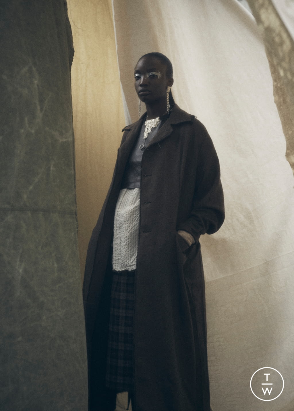 Fashion Week London Fall/Winter 2021 look 13 de la collection Olubiyi Thomas womenswear
