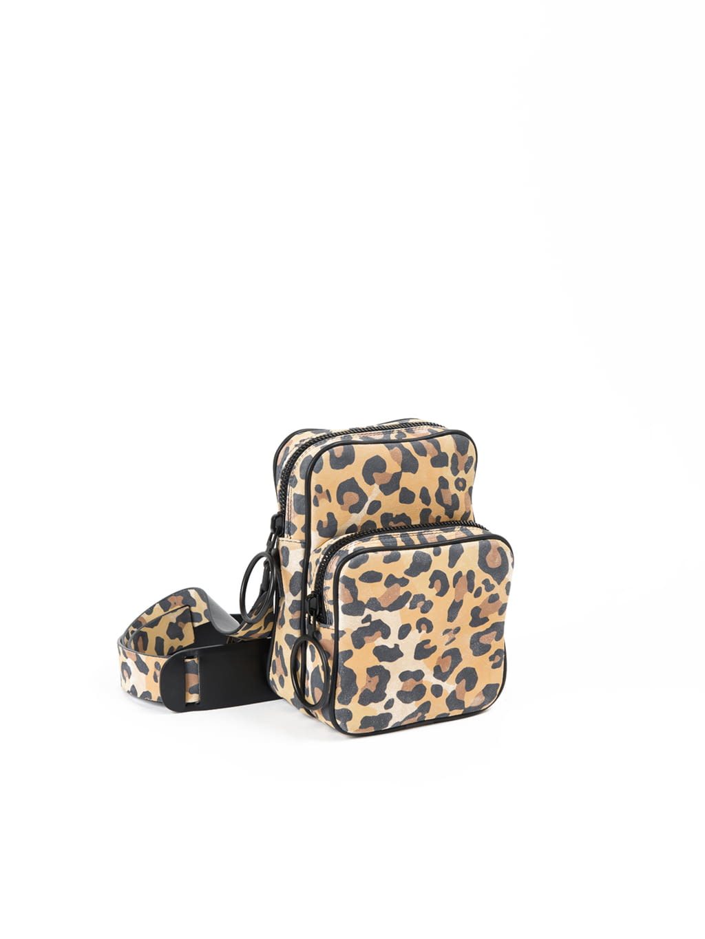 Fashion Week Paris Fall/Winter 2017 look 0 from the Off-White collection menswear accessories