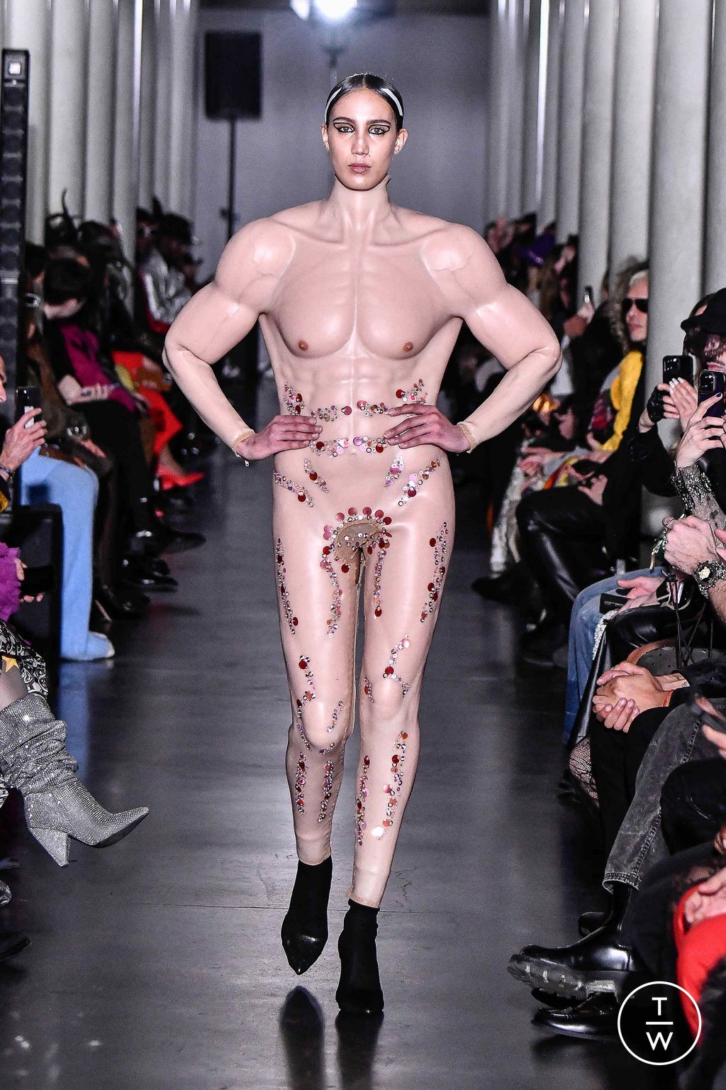 Fashion Week Paris Spring/Summer 2024 look 5 from the On Aura Tout Vu collection 高级定制