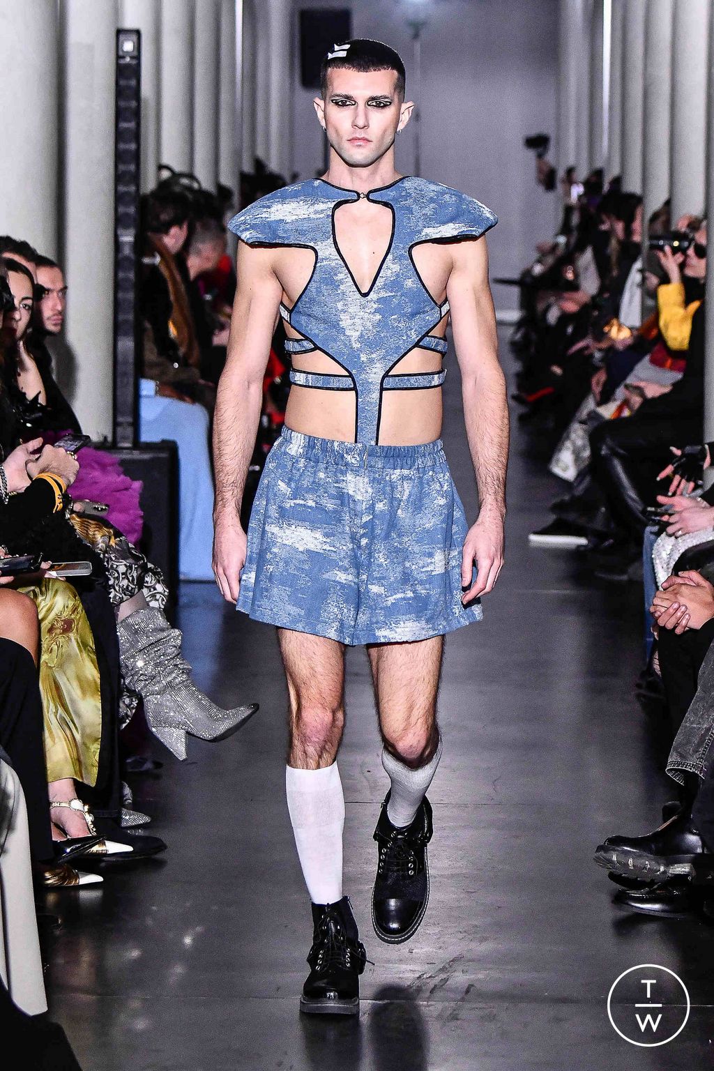 Fashion Week Paris Spring/Summer 2024 look 13 from the On Aura Tout Vu collection couture