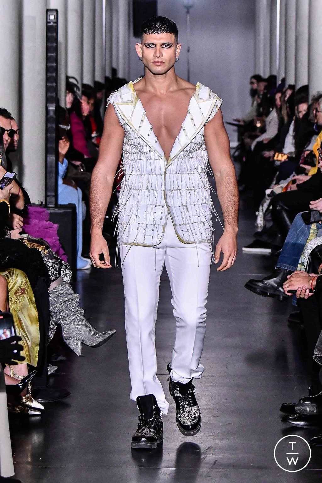 Fashion Week Paris Spring/Summer 2024 look 20 de la collection On Aura Tout Vu couture