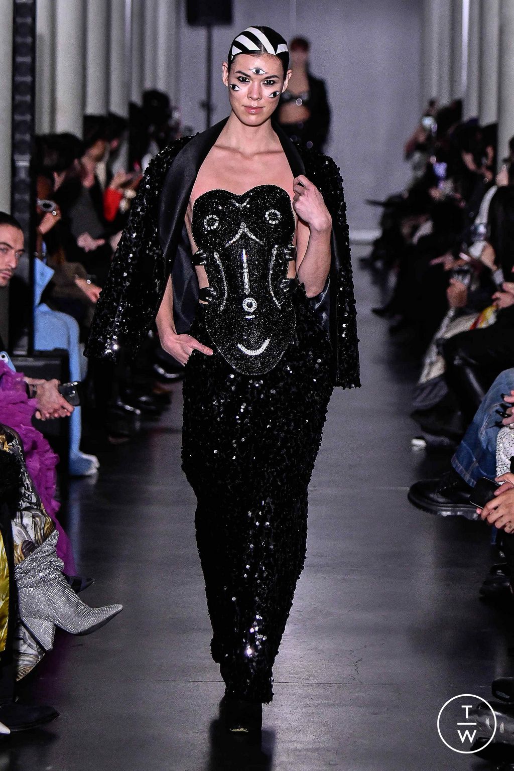 Fashion Week Paris Spring/Summer 2024 look 39 from the On Aura Tout Vu collection couture