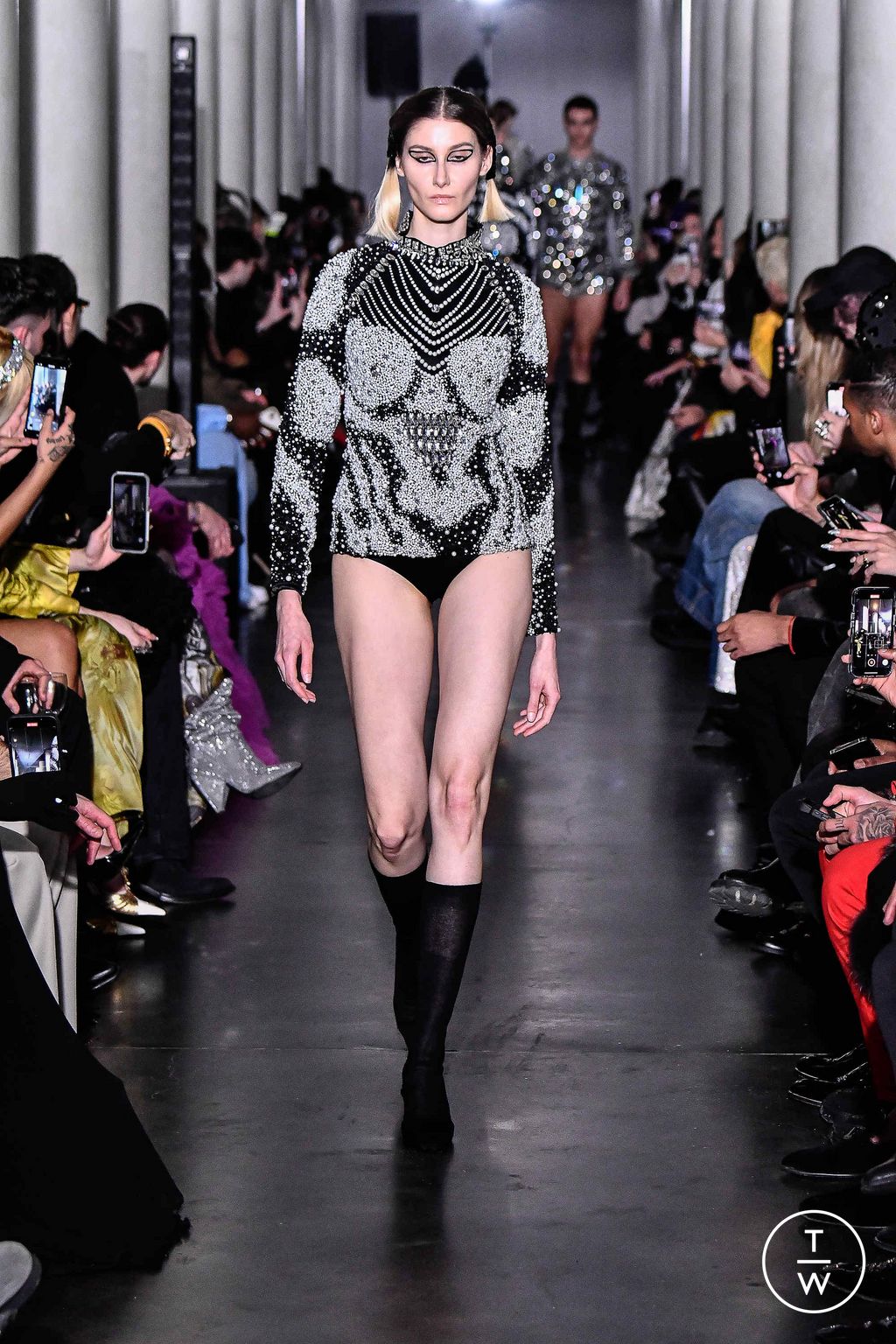 Fashion Week Paris Spring/Summer 2024 look 46 from the On Aura Tout Vu collection couture