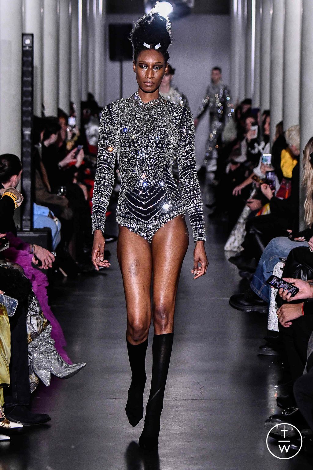 Fashion Week Paris Spring/Summer 2024 look 49 from the On Aura Tout Vu collection couture