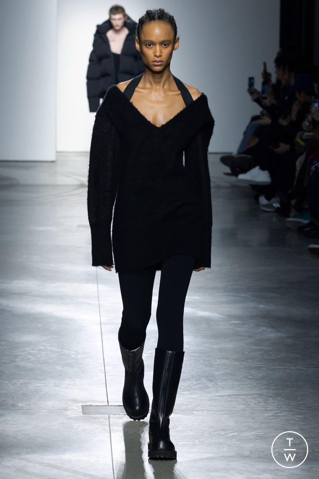 Fashion Week Milan Fall/Winter 2023 look 16 from the Onitsuka Tiger collection 女装