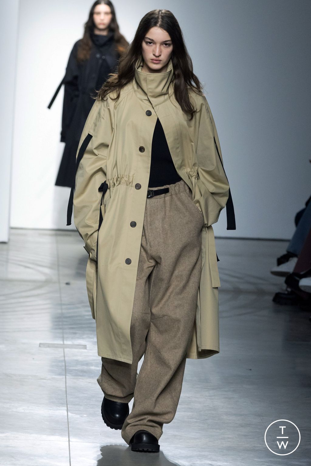 Fashion Week Milan Fall/Winter 2023 look 22 from the Onitsuka Tiger collection womenswear