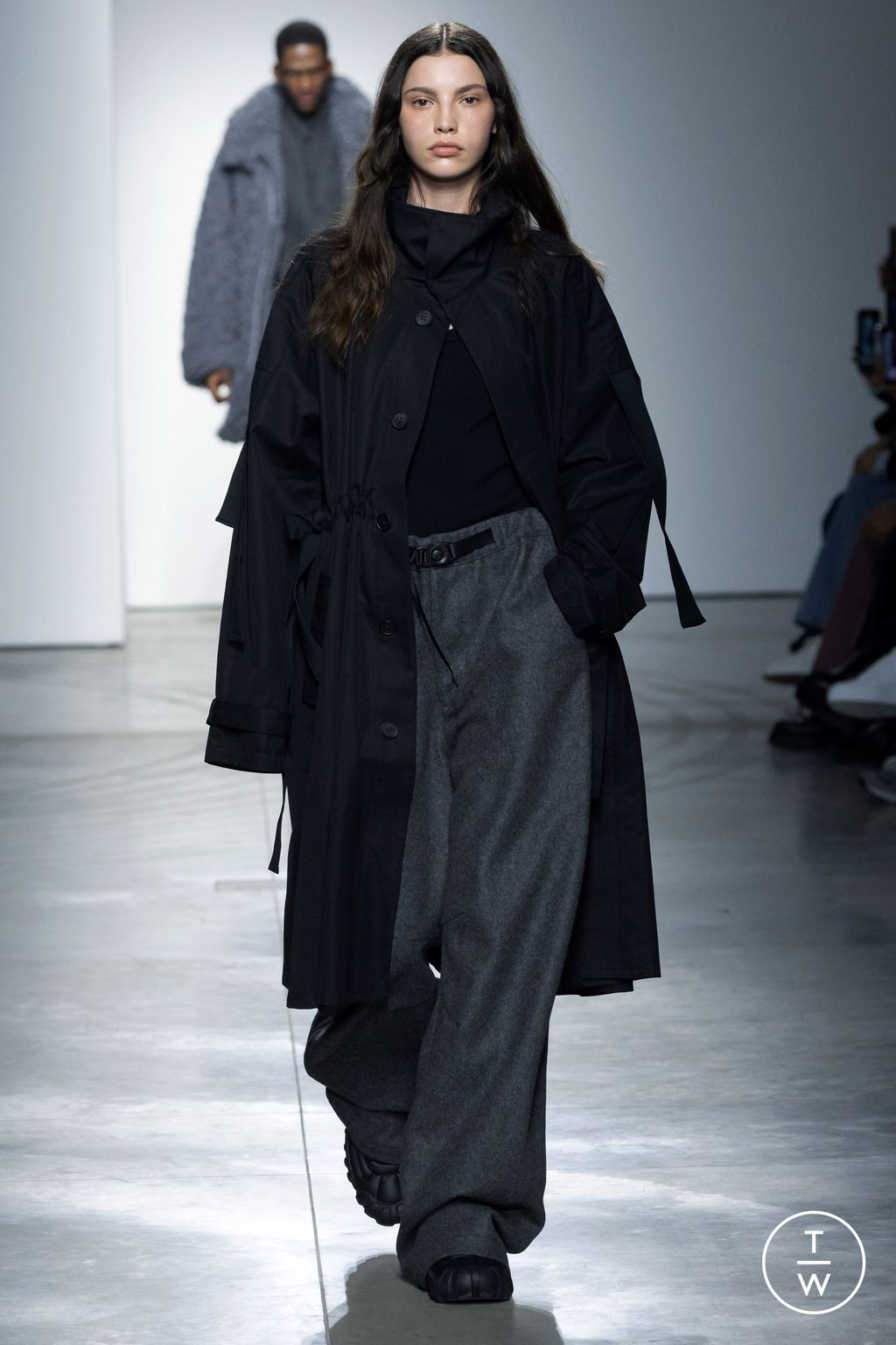 Fashion Week Milan Fall/Winter 2023 look 23 from the Onitsuka Tiger collection 女装