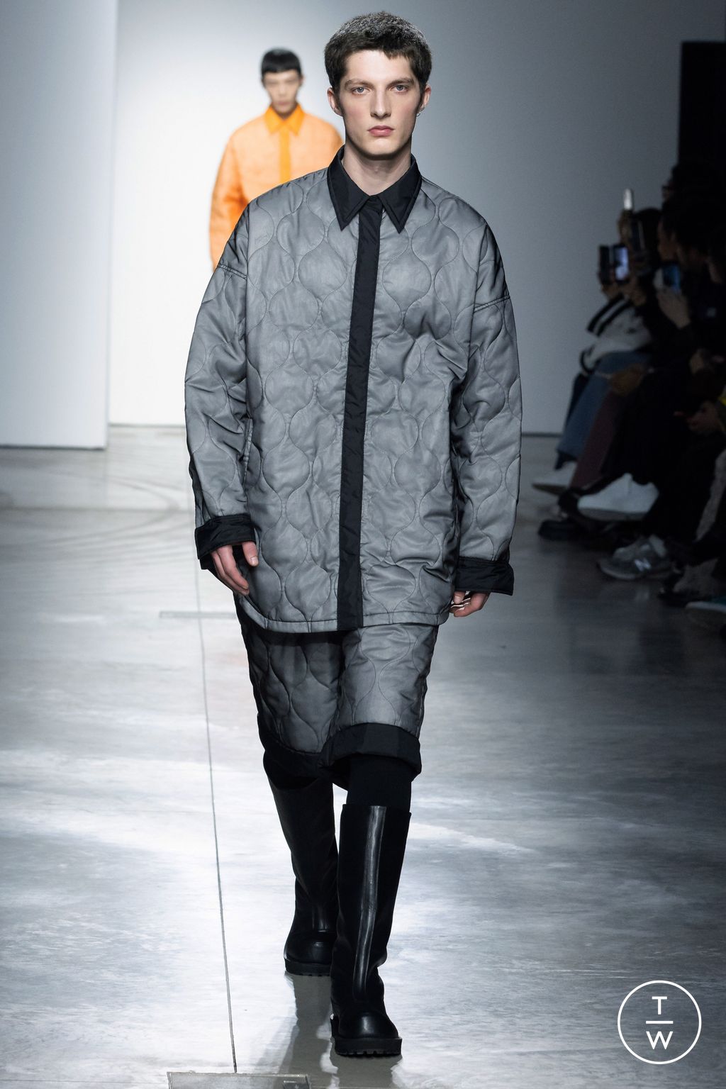 Fashion Week Milan Fall/Winter 2023 look 27 de la collection Onitsuka Tiger womenswear