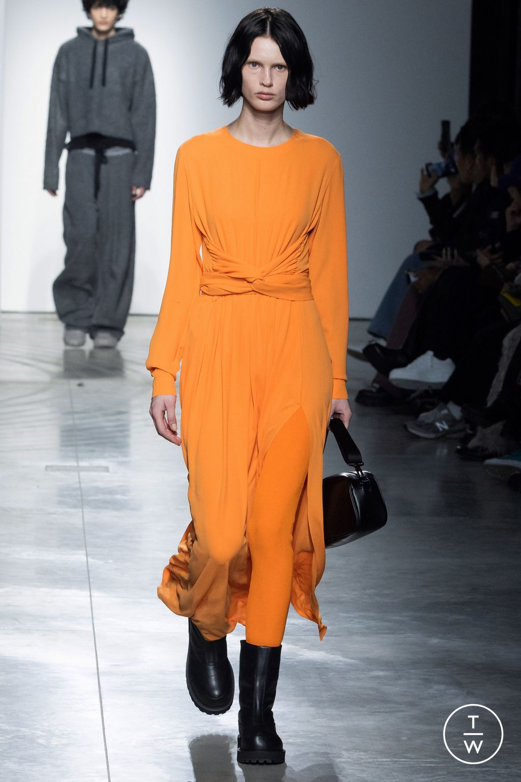 Fashion Week Milan Fall/Winter 2023 look 31 from the Onitsuka Tiger collection 女装