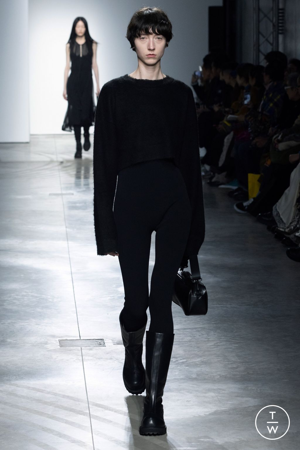 Fashion Week Milan Fall/Winter 2023 look 34 de la collection Onitsuka Tiger womenswear