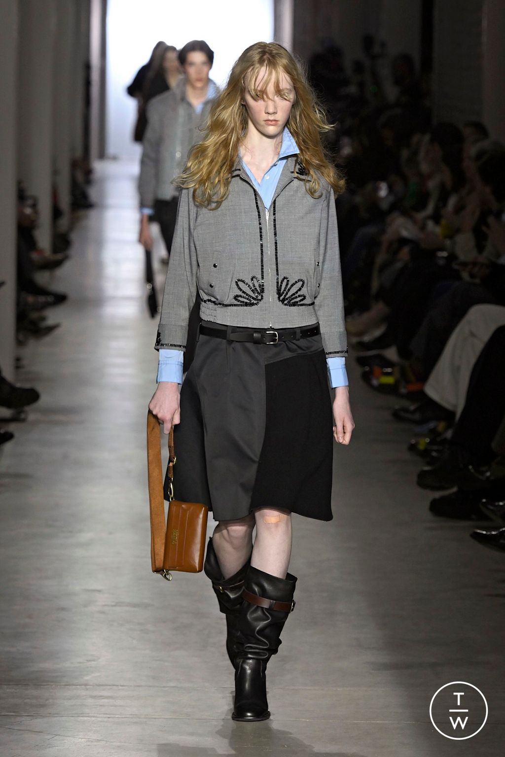 Fashion Week Milan Fall/Winter 2025 look 25 from the Onitsuka Tiger collection womenswear