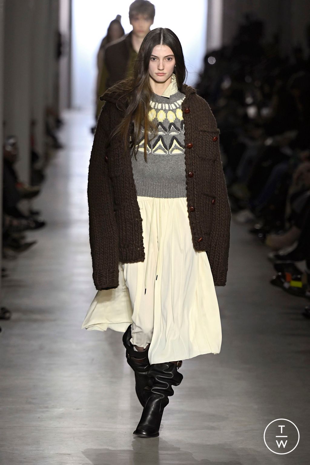 Fashion Week Milan Fall/Winter 2025 look 41 from the Onitsuka Tiger collection womenswear