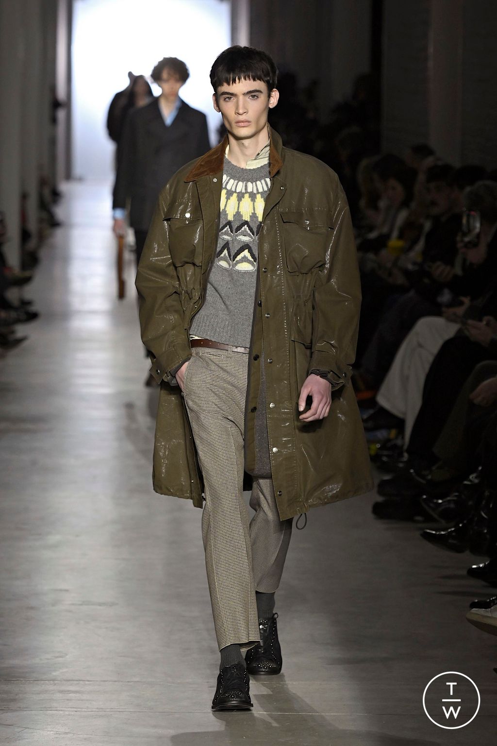 Fashion Week Milan Fall/Winter 2025 look 44 from the Onitsuka Tiger collection 女装