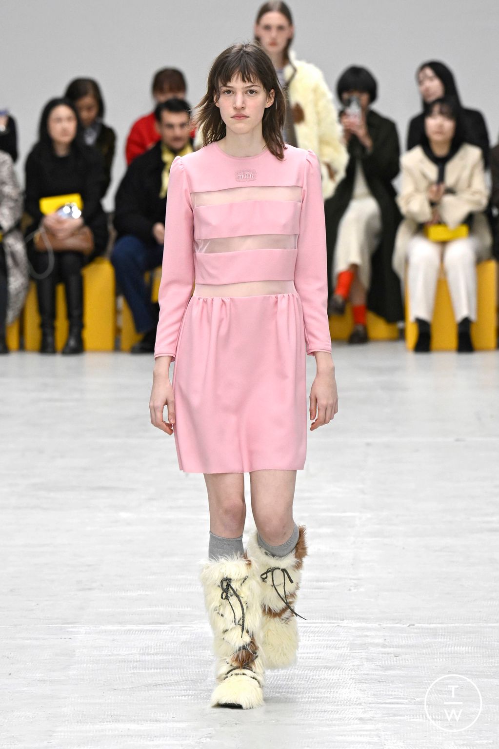 Fashion Week Milan Fall/Winter 2026 look 2 from the Onitsuka Tiger collection womenswear