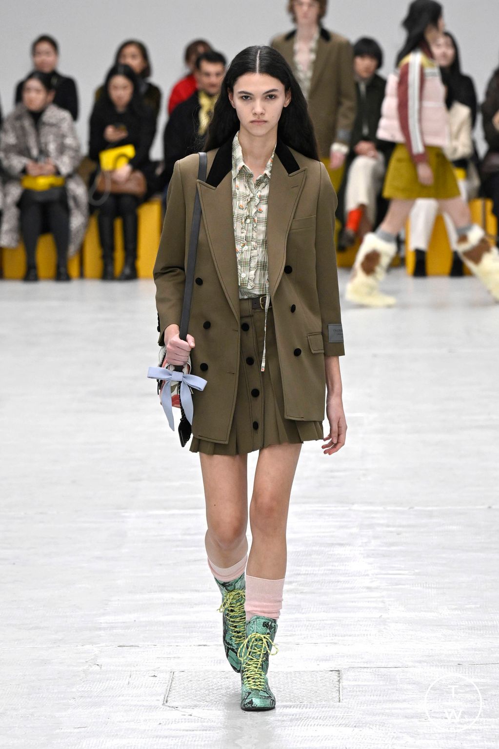 Fashion Week Milan Fall/Winter 2026 look 17 from the Onitsuka Tiger collection womenswear