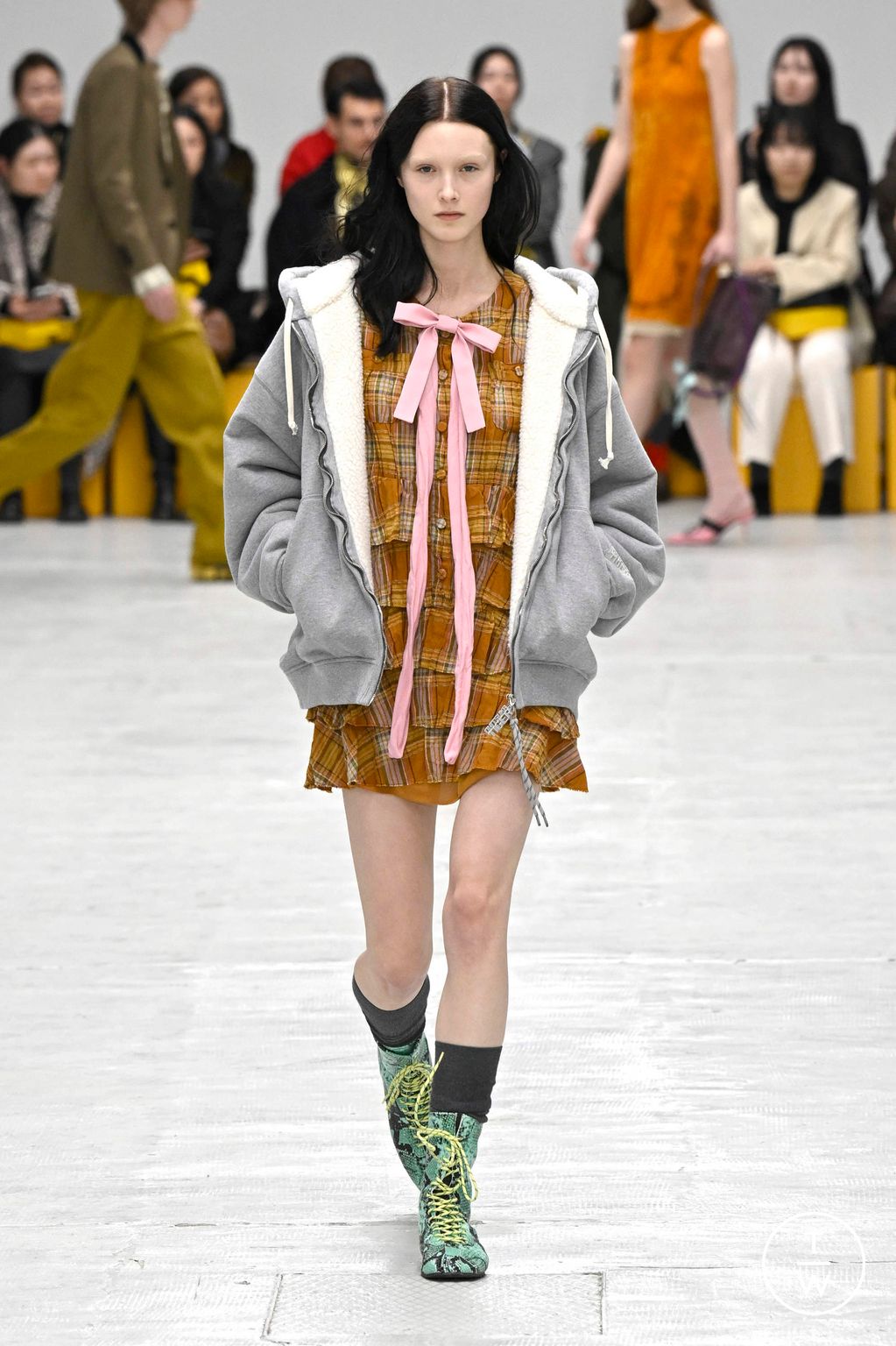 Fashion Week Milan Fall/Winter 2026 look 21 from the Onitsuka Tiger collection womenswear