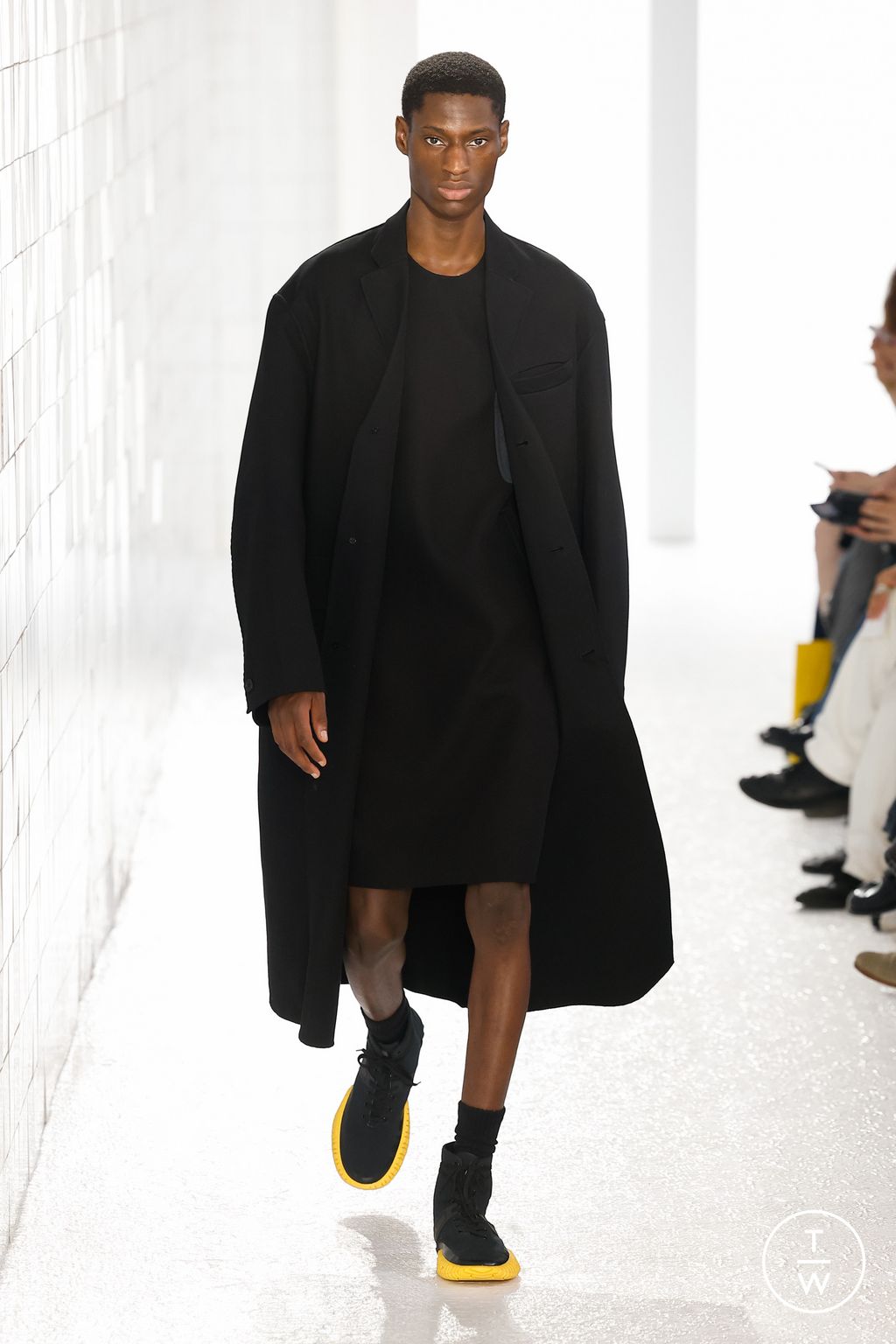 Fashion Week Milan Spring/Summer 2024 look 1 from the Onitsuka Tiger collection womenswear