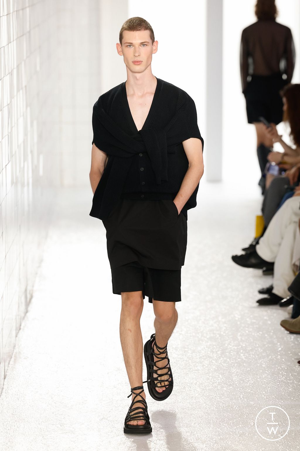 Fashion Week Milan Spring/Summer 2024 look 19 from the Onitsuka Tiger collection womenswear