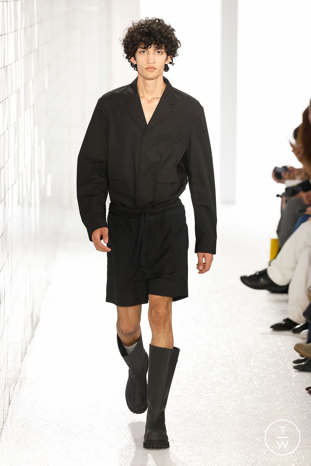 Fashion Week Milan Spring/Summer 2024 look 36 from the Onitsuka Tiger collection womenswear