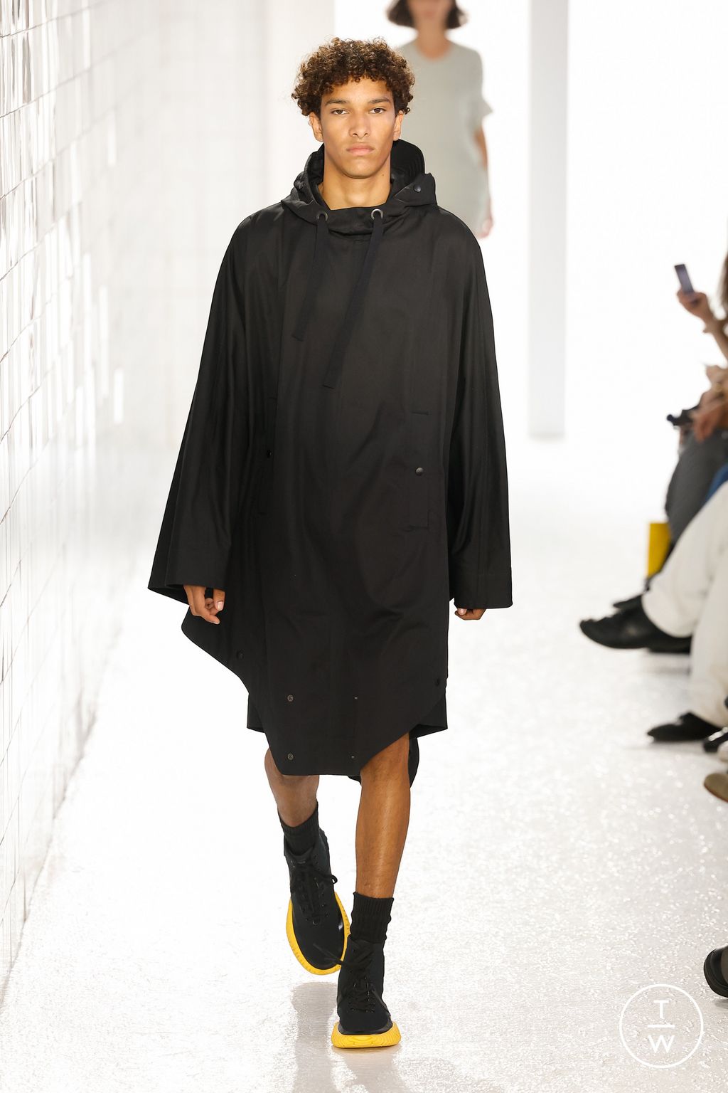 Fashion Week Milan Spring/Summer 2024 look 40 from the Onitsuka Tiger collection womenswear