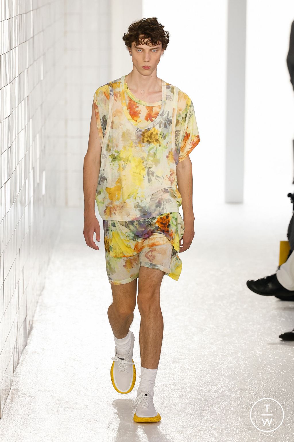 Fashion Week Milan Spring/Summer 2024 look 42 from the Onitsuka Tiger collection womenswear