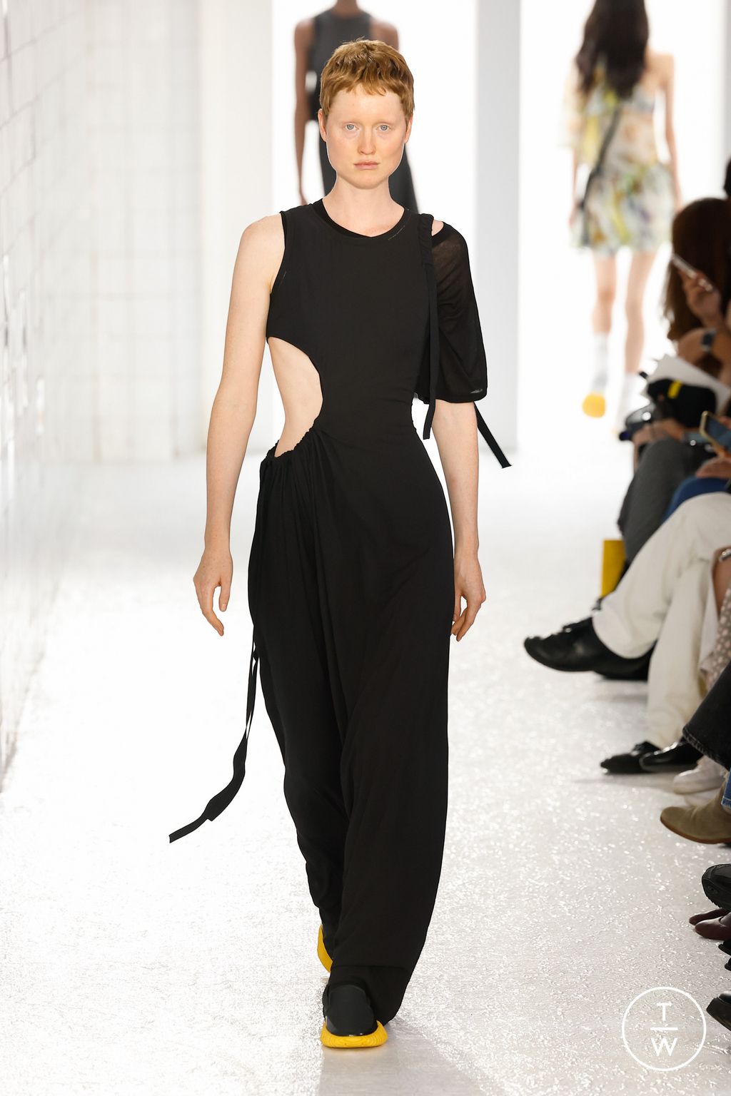 Fashion Week Milan Spring/Summer 2024 look 49 de la collection Onitsuka Tiger womenswear