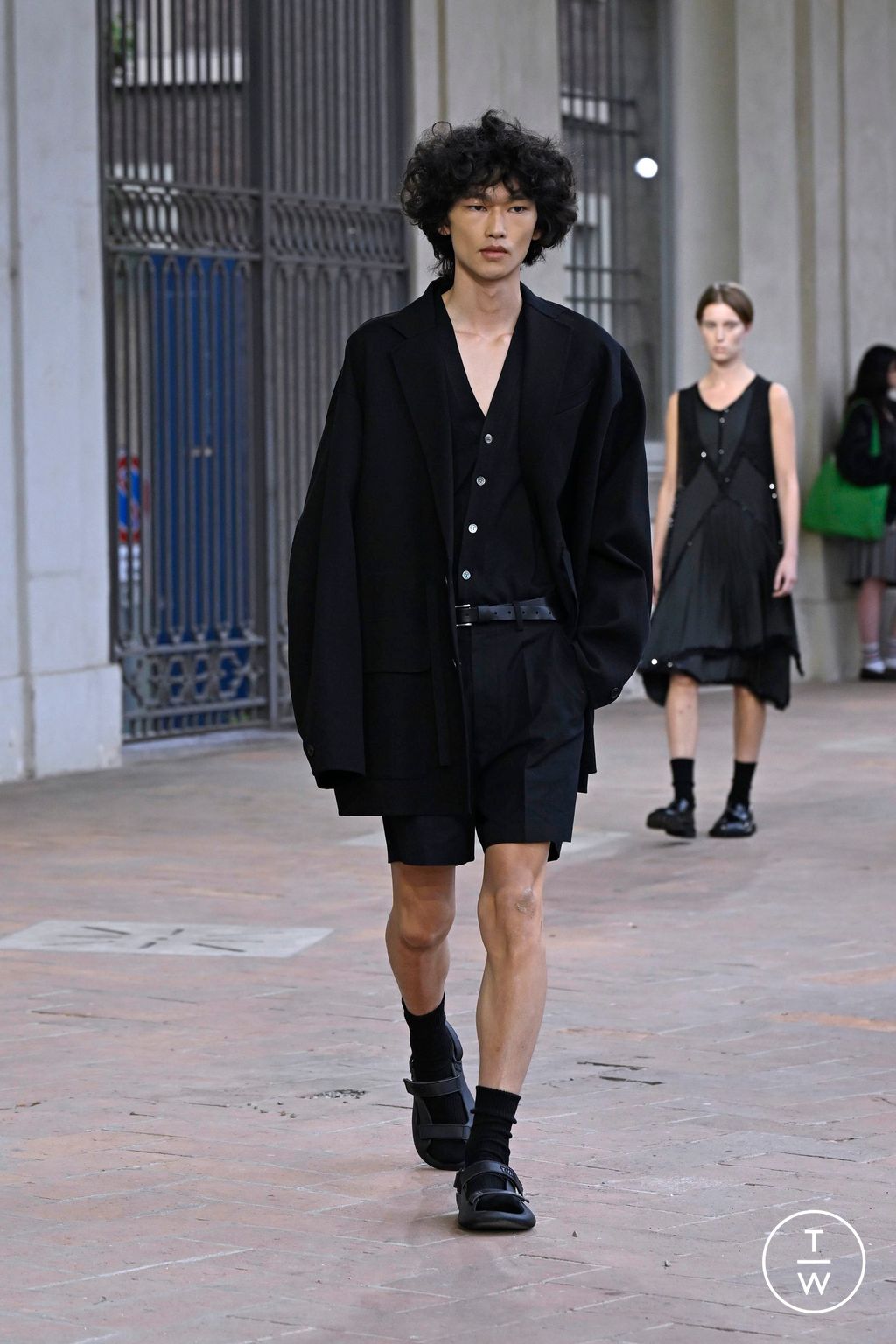 Fashion Week Milan Spring/Summer 2025 look 8 from the Onitsuka Tiger collection womenswear
