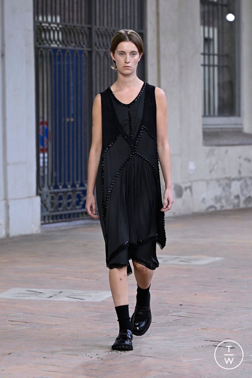 Fashion Week Milan Spring/Summer 2025 look 9 from the Onitsuka Tiger collection womenswear