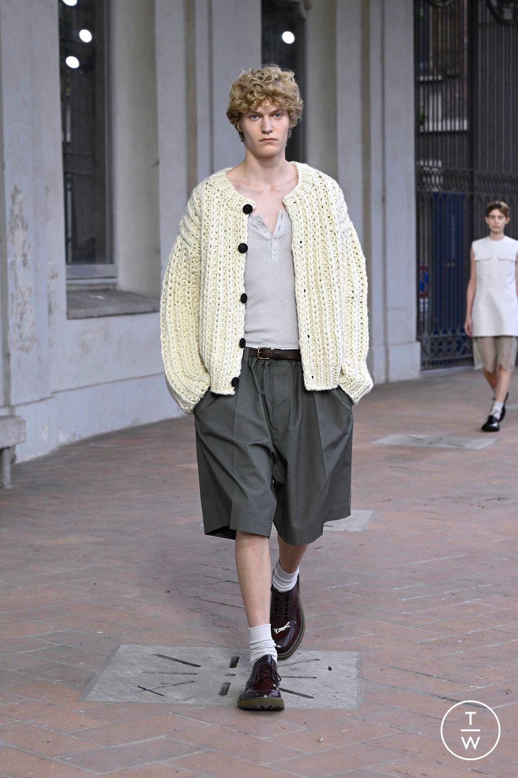Fashion Week Milan Spring/Summer 2025 look 23 from the Onitsuka Tiger collection womenswear