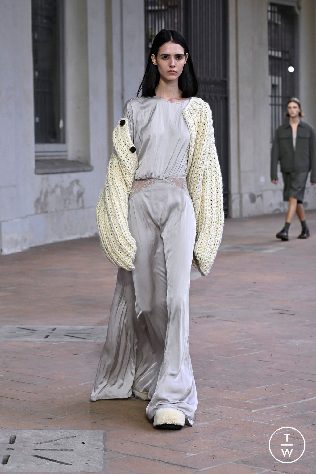 Fashion Week Milan Spring/Summer 2025 look 31 from the Onitsuka Tiger collection womenswear
