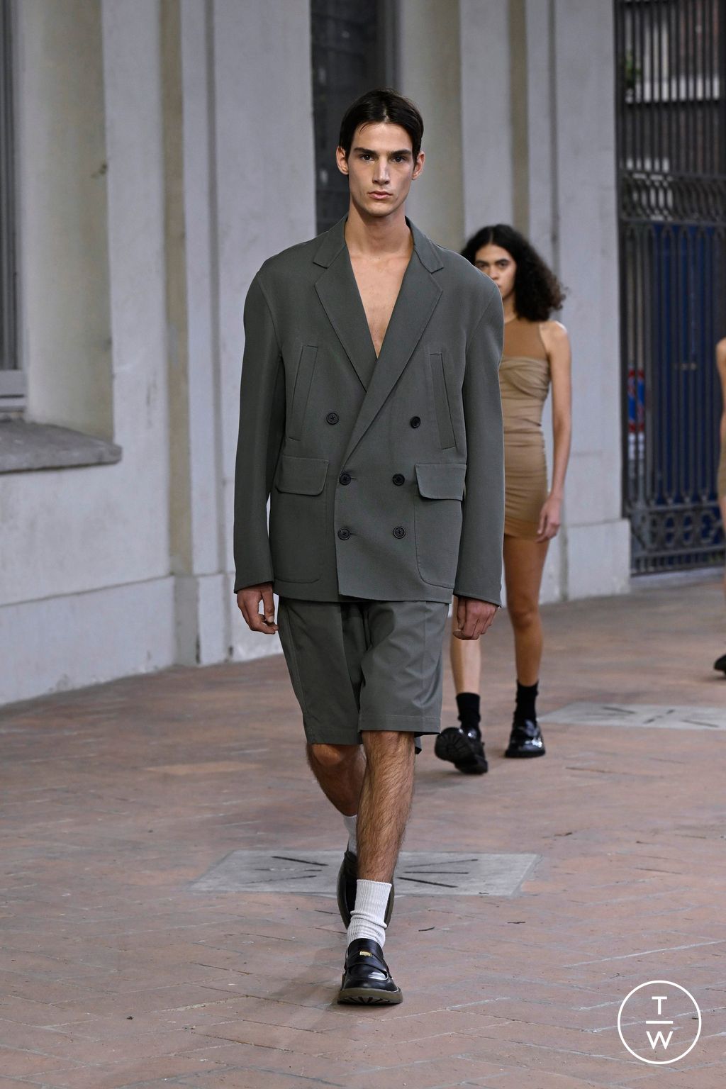 Fashion Week Milan Spring/Summer 2025 look 36 from the Onitsuka Tiger collection womenswear